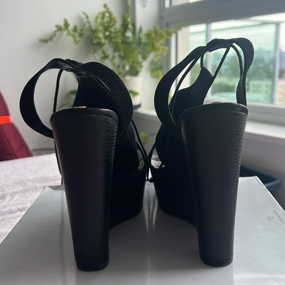 Aldo, black wood print wedges - Picture 4 of 6